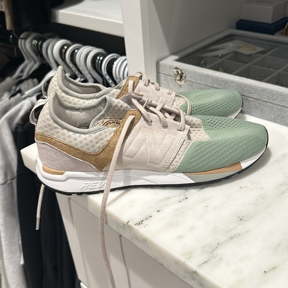 Men’s New Balance sneaker - Picture 2 of 6